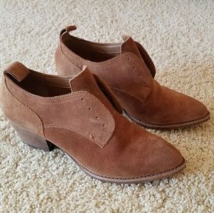 Dolce Vita Savannah Textured Oxford Size 6